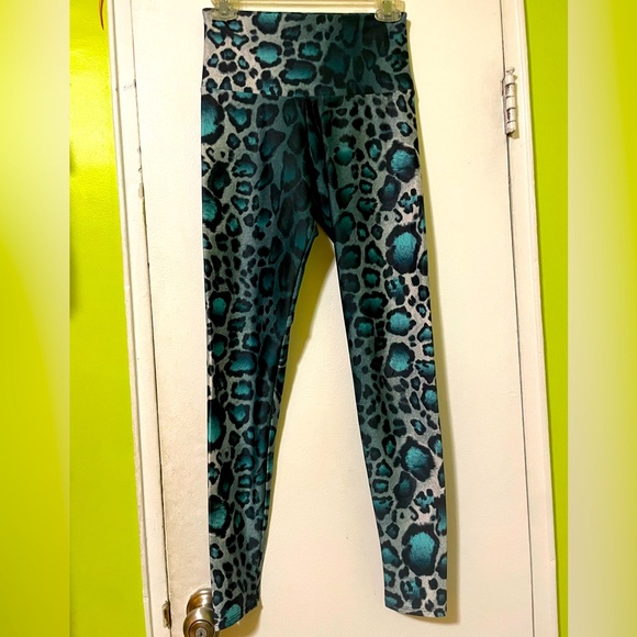 Onzie Blue, Grey Leopard Print, Sz s - Picture 5 of 10